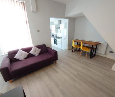 4 bedroom terraced house to rent - Photo 2