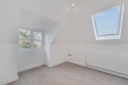 3 Bed Flat, West Hill, CR2 - Photo 3