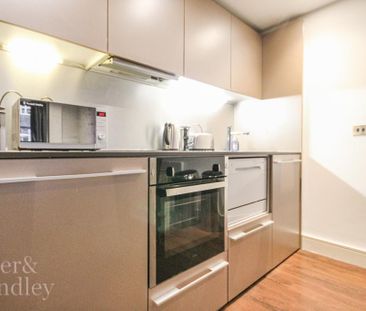 2 bedroom apartment to rent - Photo 2