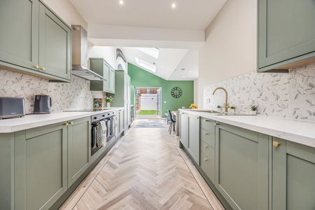 Shadwell Road Room 3 - Photo 5