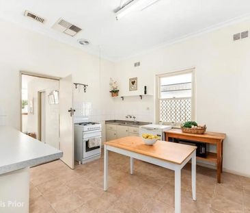 Affordable Family Home In Central Location - Photo 2