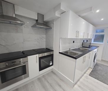 Hawthorn Way, Shepperton TW17, London - Photo 4