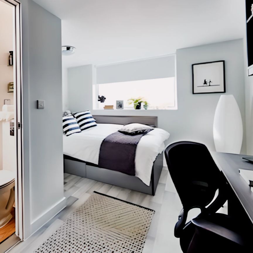 Bronze 2-Bed Apartment - Photo 1