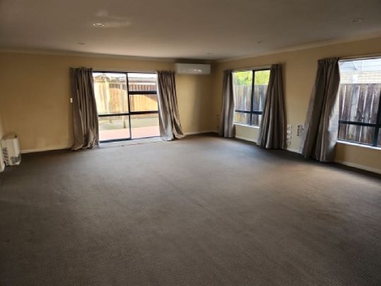 Spacious Family home - Photo 1