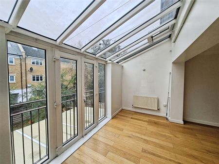 Edgar Wallace Close, London, SE15 6HJ - Photo 3