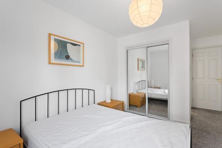 2 bedroom flat to rent - Photo 5