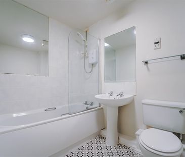 Broadoaks, Bury - Photo 3