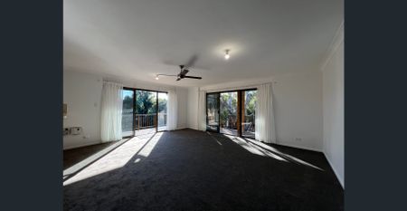 Three Bedroom Apartment in The Entrance North - Photo 3