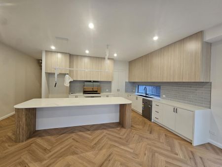 Contemporary Comfort in a Prime Location - Photo 5