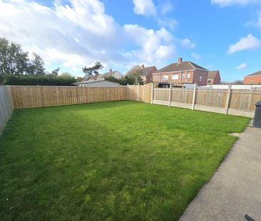 3 bedroom semi-detached house to rent - Photo 6