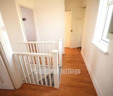 3 bedroom end of terrace house to rent - Photo 3