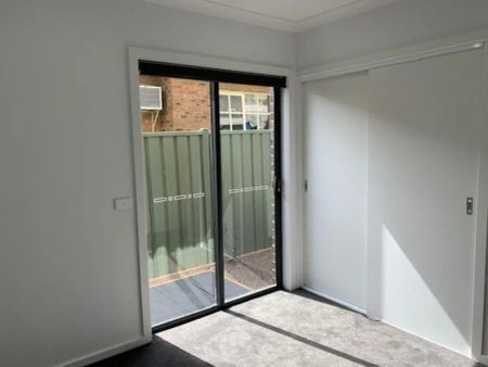 “Reverse Living Townhouse” - Photo 5