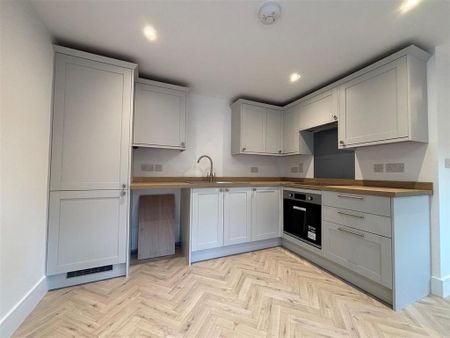 2 bedroom semi-detached house to rent - Photo 4