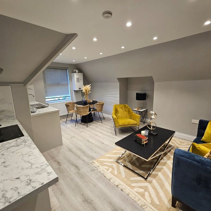 3 Bed Flat, Wickham Road, SE4 - Photo 1