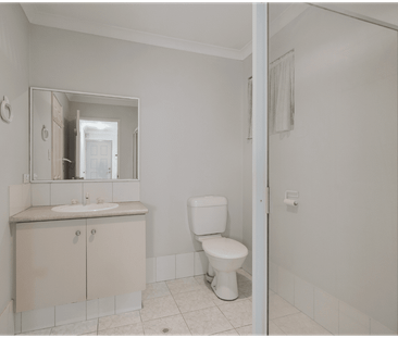 Perfect Blend of Comfort and Connectivity - Photo 6