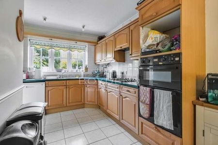 Moatfields, Fordham, Colchester, Essex, CO6 - Photo 3