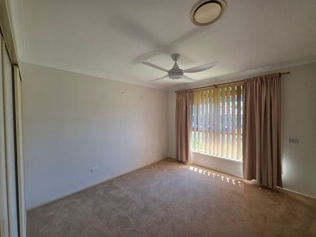 Beautifully Maintained Ground-Floor Villa - Photo 3