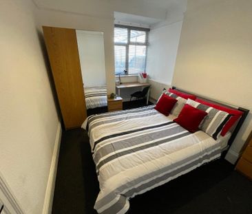 1 bedroom in a house share to rent - Photo 5