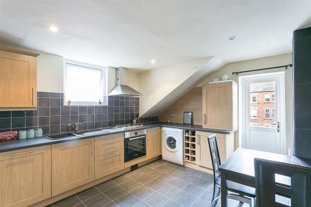 2 bedroom flat to rent - Photo 4