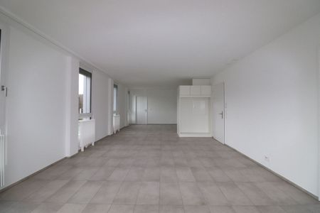 Nähe Dorfzentrum Reinach - moderne 2.5-Zimmer-Wohnung im DG - Foto 4