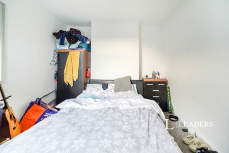 5 bedroom house to rent Orchard Road, Southsea, Hampshire, PO4 - Photo 3