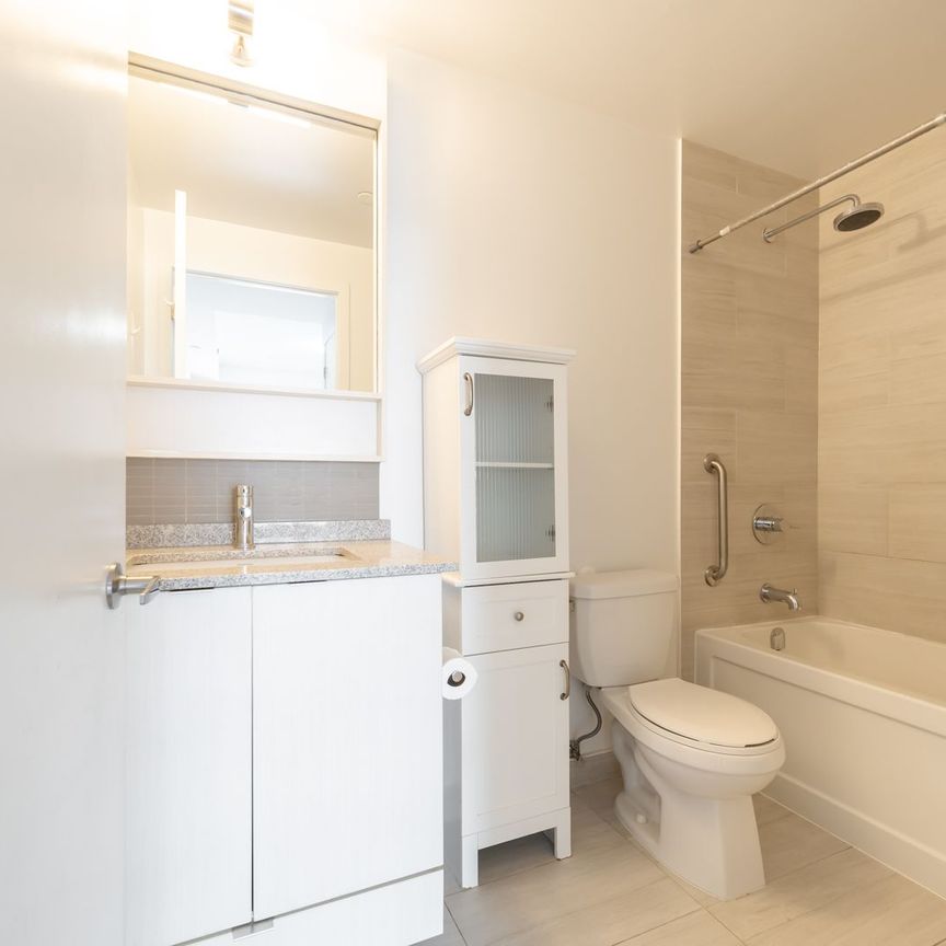 For Lease - 2560 Eglinton Avenue Unit# 2102, Mississauga, Ontario - Photo 1