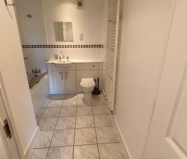 2 Bed Flat, Stirling House, RG1 - Photo 2