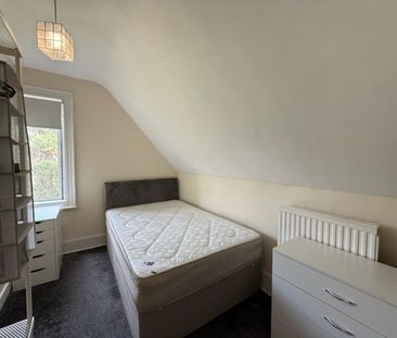 Room in a Shared Flat, Madeley Road, W5 - Photo 3