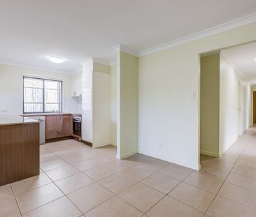 Perfect For The School Run - Walk Straight Across The Road! - Photo 6