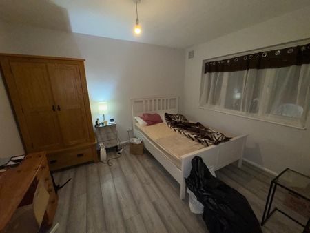 2 Bed Terraced House, Morena Street, SE6 - Photo 5