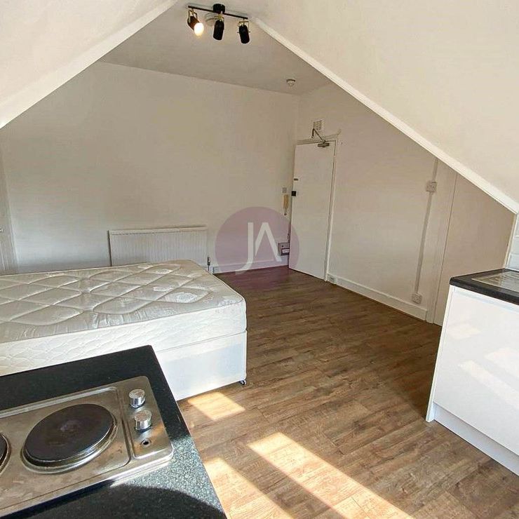 Flat to rent in Lambolle Road, London, Belsize Park, NW3 - Photo 1