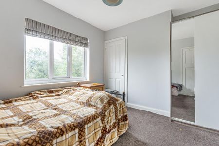 3 bedroom semi-detached house to rent - Photo 3