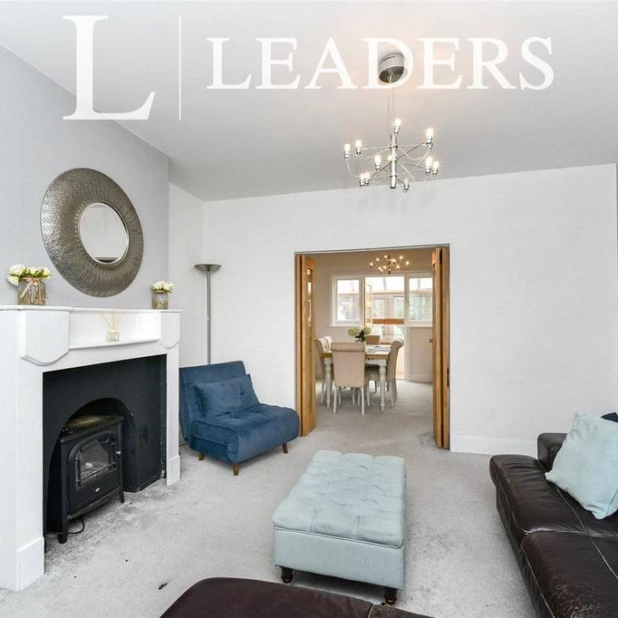 3 bedroom semi-detached house to rent - Photo 1