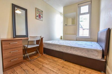 5 bedroom terraced house to rent - Photo 3