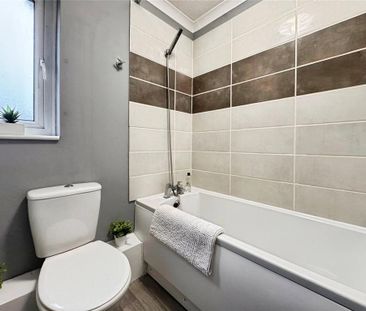 2 bedroom end of terrace house to rent - Photo 5