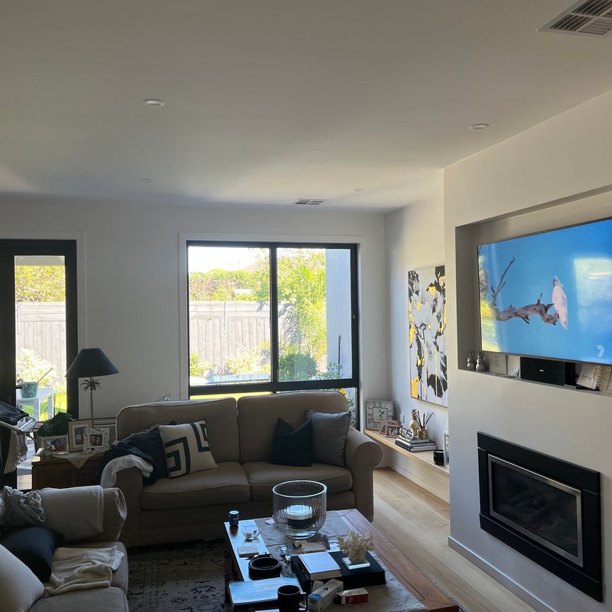 Cheltenham - Photo 1