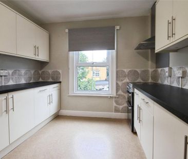 2 bedroom maisonette to rent - Photo 5
