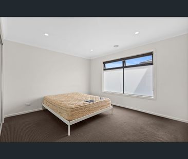 1/22 Dartmoor Dr, Highton, Vic 3216 - Photo 2