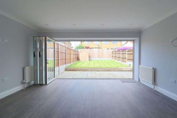 3 bedroom semi-detached house to rent - Photo 1