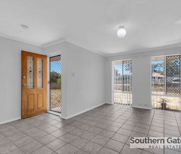 3x1 HOME IN CONVENIENT LOCATION - Photo 1