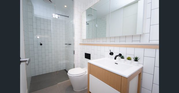 Partially Furnished - 2 bedrooms apartments available to move into! - Photo 1