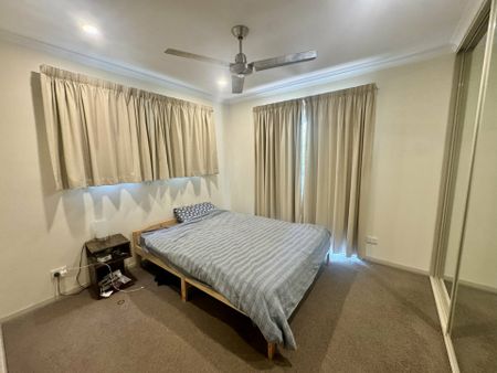 Modern 2-Bedroom Austam-Style Home - Photo 2