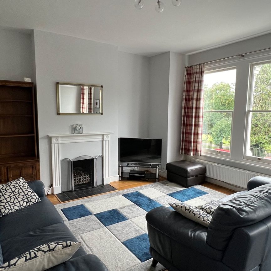 2 Bed Flat, Putney Bridge Road, SW15 - Photo 1