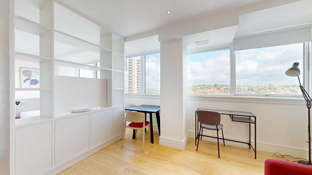 Studio to rent - Photo 1