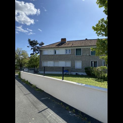 Location Maison 3 pièces 81 m² Issoudun - Photo 1