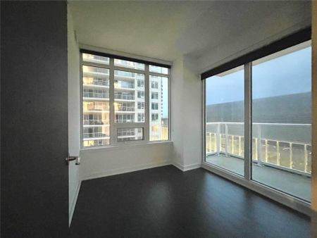 For Lease - 19 Bathurst Street Unit# 1011, Toronto, Ontario - Photo 2
