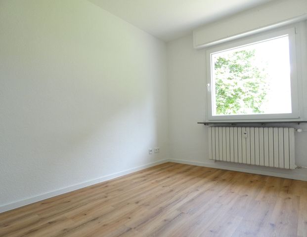 *** Tolle Lage – top saniert – 3 Zimmer mit Balkon! *** - Photo 1