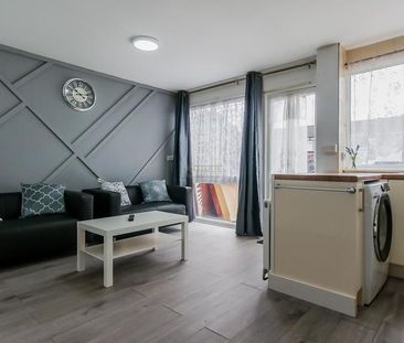 4 bedroom end of terrace house to rent - Photo 1