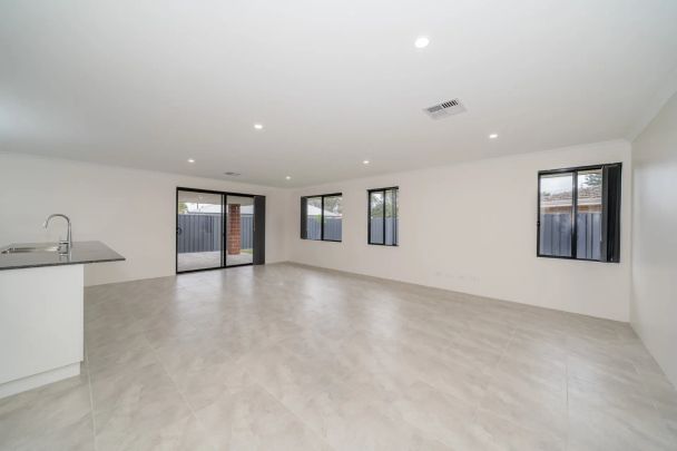 Stunning home close to everything. - Photo 1