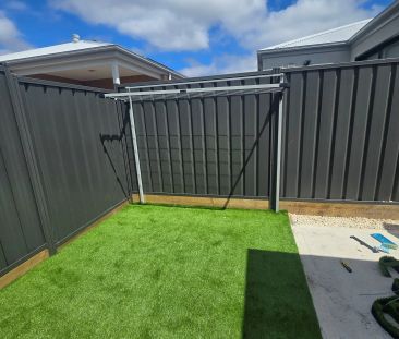 “Brand New Classic 3Br Home in Tarneit!” - Photo 2